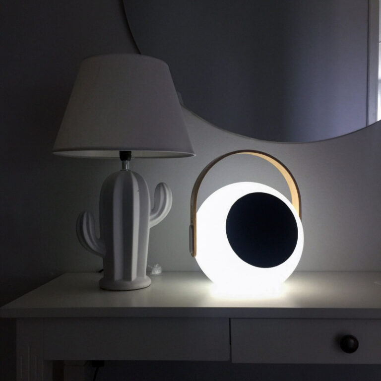 Haut-Parleur Bluetooth avec Lanterne Led Mooni Eye -Blanc & Noir – EYS_0970_002 Tunisie