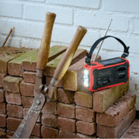 Radio solaire d’urgence Thomson Longue Durée – Rouge – RT280R Tunisie